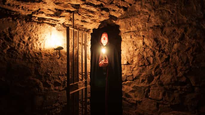 edinburgh ghostly underground vaults tour