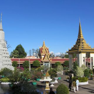 Tour privato di Phnom Penh: palazzo reale, pagoda d'argento, S-21