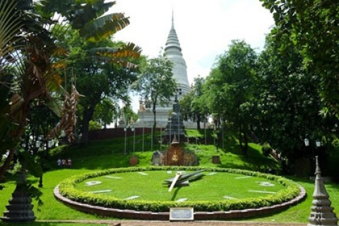 Phnom Penh: musée national, marché russe et Wat Phnom