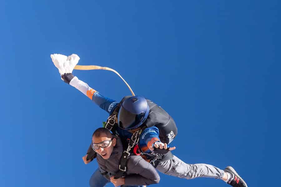 Kairo: Tandem-Fallschirmsprung mit Video. Foto: GetYourGuide