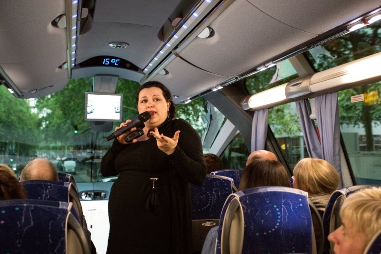 Cologne: 1.5-Hour Comedy Bus Tour Booking with Seat Reservation