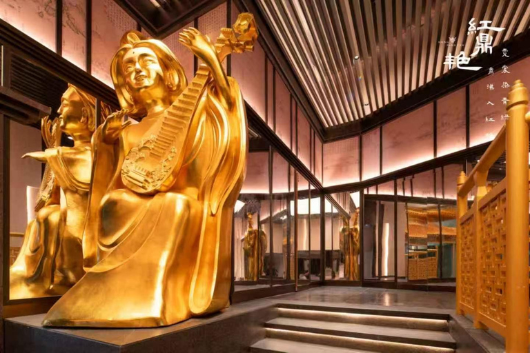 Chengdu: Immersive Hot Pot Meal Show with Hanfu Rental Regular Seat Dinner+Costume+Makeup（to book 3days in advance）