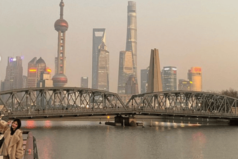 Discover the Shanghai Bund: A Cultural Journey with Latin Tour Guides