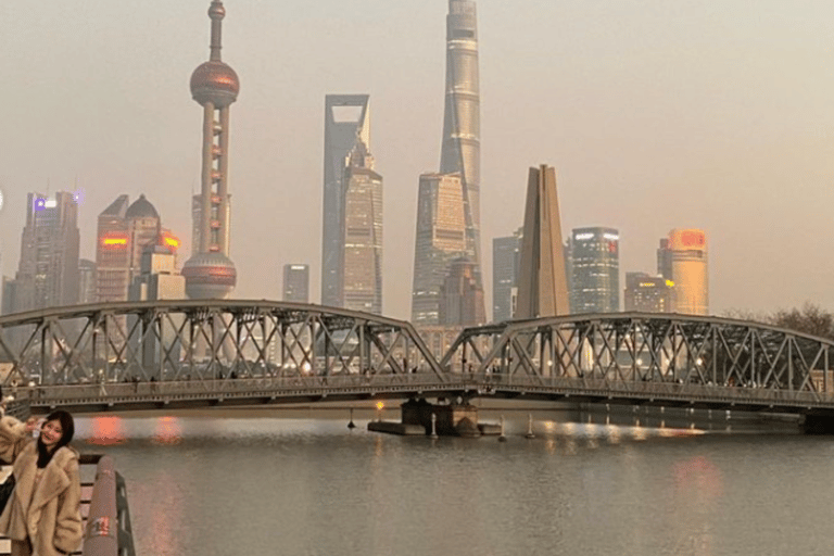 Discover the Shanghai Bund: A Cultural Journey with Latin Tour Guides