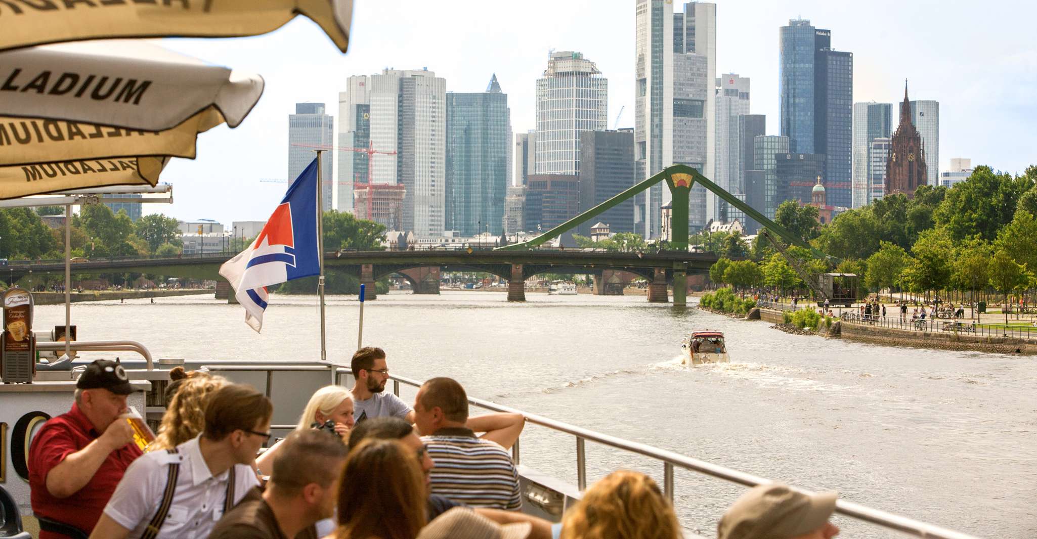 Frankfurt, 1-Hour Panorama Boat Cruise on the river Main - Housity