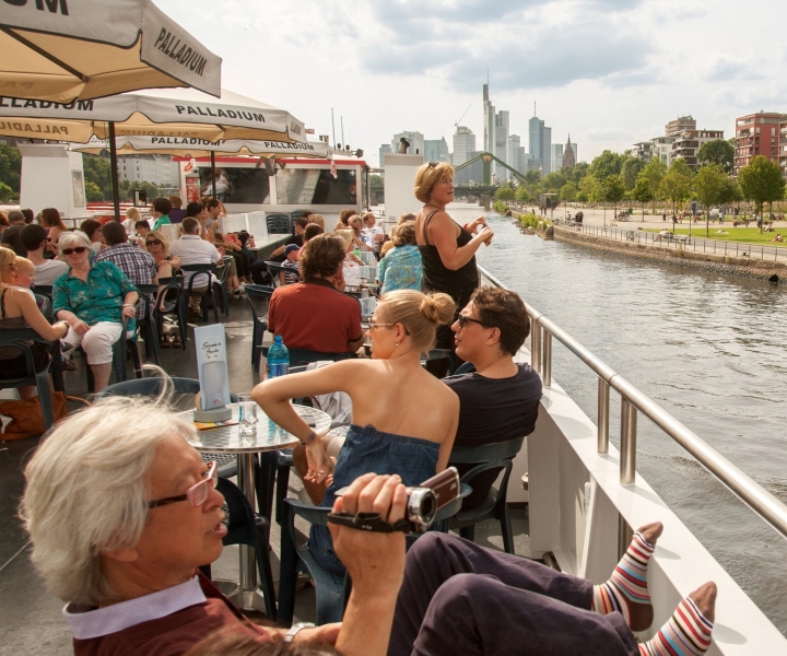 Frankfurt: 1-Hour Panorama Boat Cruise on the river Main