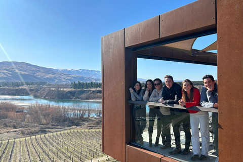 Queenstown: 2 Wine Regions & Wine Cave Tour - Local NZ Guide