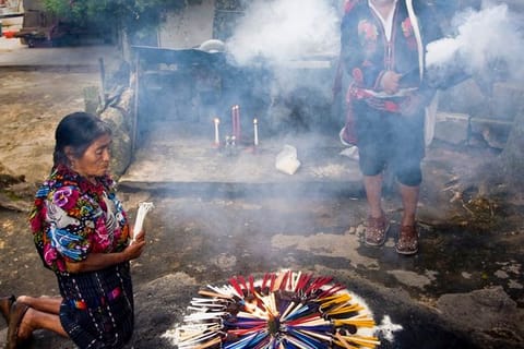 Lake Atitlan: Cerimonia Maya di Grotte S.