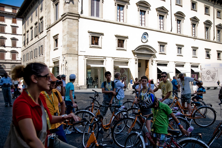 Florence : visite guidée audioguide de 2,5 heures à vélo, conduite par le personnel accompagnant.Visite à vélo de 2 heures en anglais