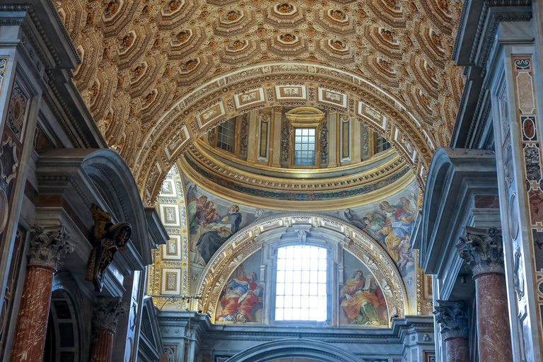 Rome: St. Peter’s Basilica & Underground Tombs Tour Group Tour in French
