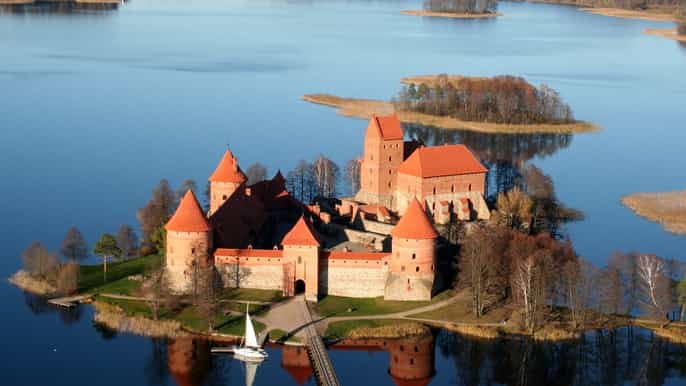 vilnius tour privado de medio día a trakai