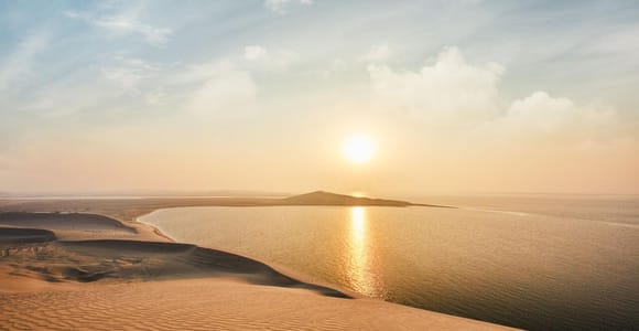 Doha: Sunrise or Sunset Desert Safari Tour with Sandboarding