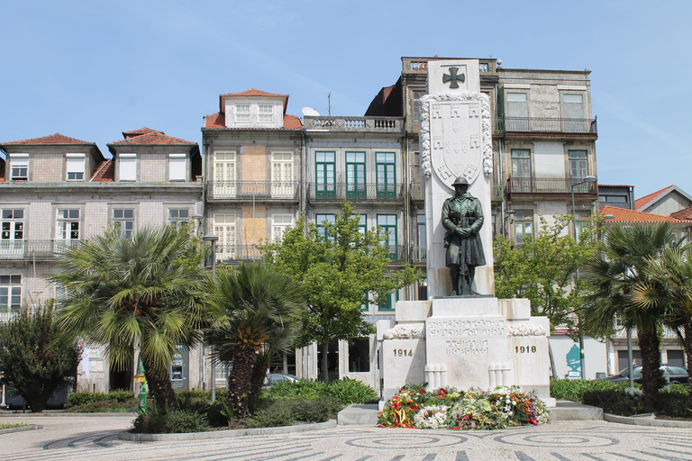 Tour de ville pour découvrir le centre de Porto en allemand (maximum 12 pax)