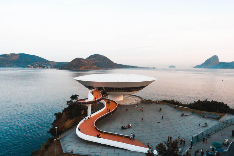Niterói Contemporary Art Museum Tour in Dutch