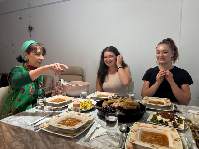 Istanbul Authentic Turkish Family Dinner with Eastern Family