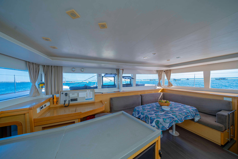 Z Zanzibaru: półdniowa wycieczka jachtemPółdniowa wycieczka luksusowym jachtem Z transferem z północy