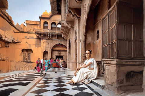 From Delhi: All-Inclusive Taj Mahal & Mathura Vrindavan Tour