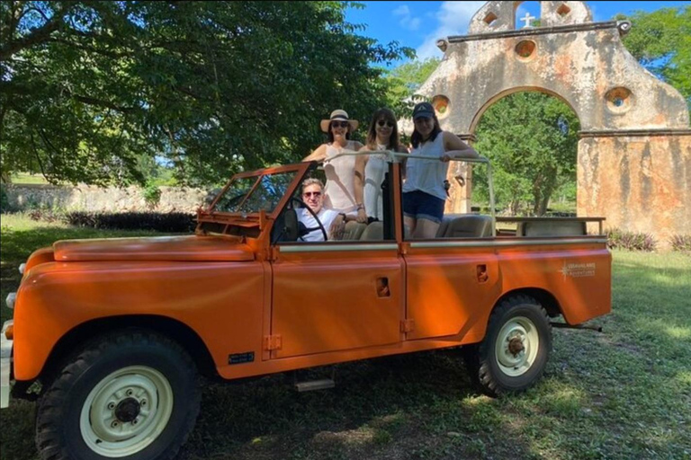 Private Tour Uxmal Land Rover Vintage safari & Mayan brunch