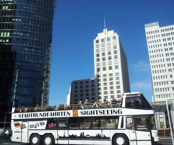 Hop-On Hop-Off City Tour by Bus and Boat - Live commentary