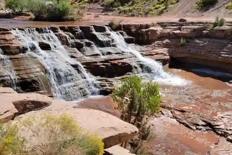 Parque Nacional de Zion: Excursión en Hummer por las Cascadas con Pozas