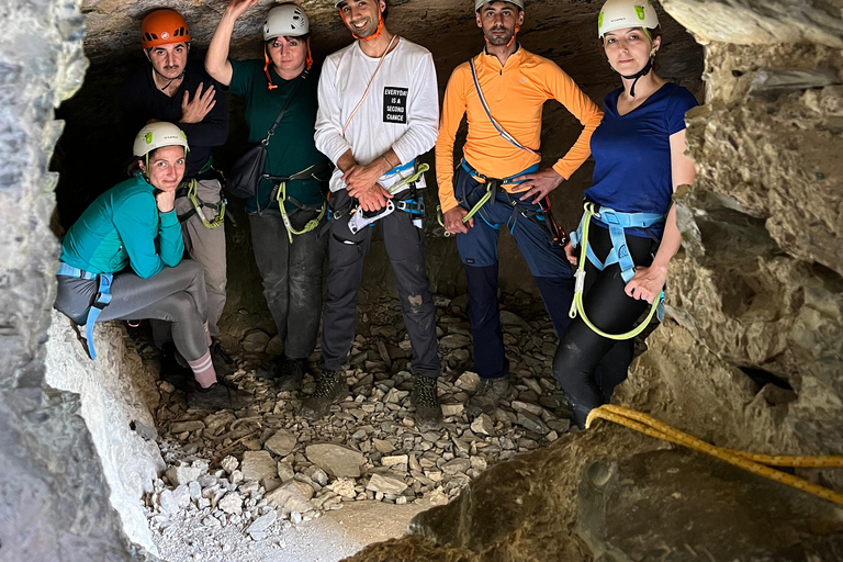 Bakú: excursión de escalada al castillo de hadas de Zagatala con acampadaBakú: Excursión al castillo encantado de Zagatala con acampada