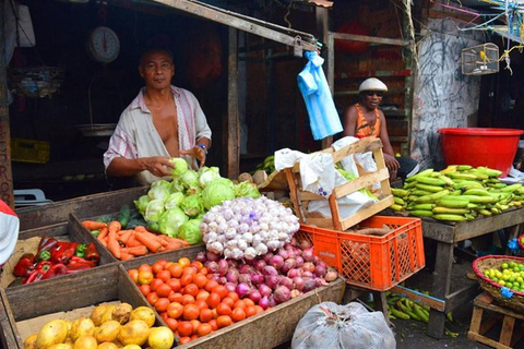 Cartagena: tour guidato del mercato di Bazurto con pranzo e trasferimentoCartagena: tour guidato al mercato di Bazurto con pranzo e trasferimento