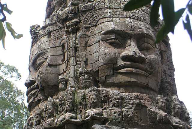 2 Días Angkor Wat, Bayon, Banteay Srey y Beng Mealea