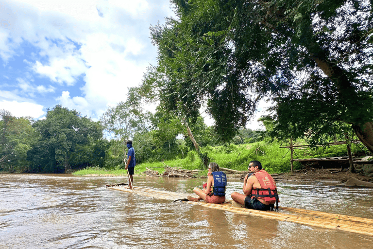 Przygoda w Chiang Mai na quadach | Tajemniczy wodospad i spływ bambusową tratwą2 MIEJSCA – 1 godzina jazdy quadem | Tajemniczy wodospad, spływ bambusową tratwą i lunch