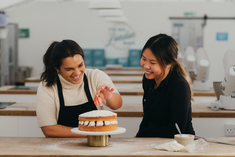 Manchester: British Baking Masterclass - Victoria Sponge