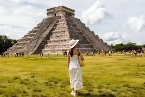 Depuis Cancun : Excursion d'une journée à Chichén Itzá, Cenote et Valladolid