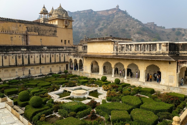 Jaipur: Całodniowa prywatna wycieczka z przewodnikiem z odbiorem z hoteluPrywatna wycieczka z kierowcą, samochodem, biletami wstępu i przewodnikiem