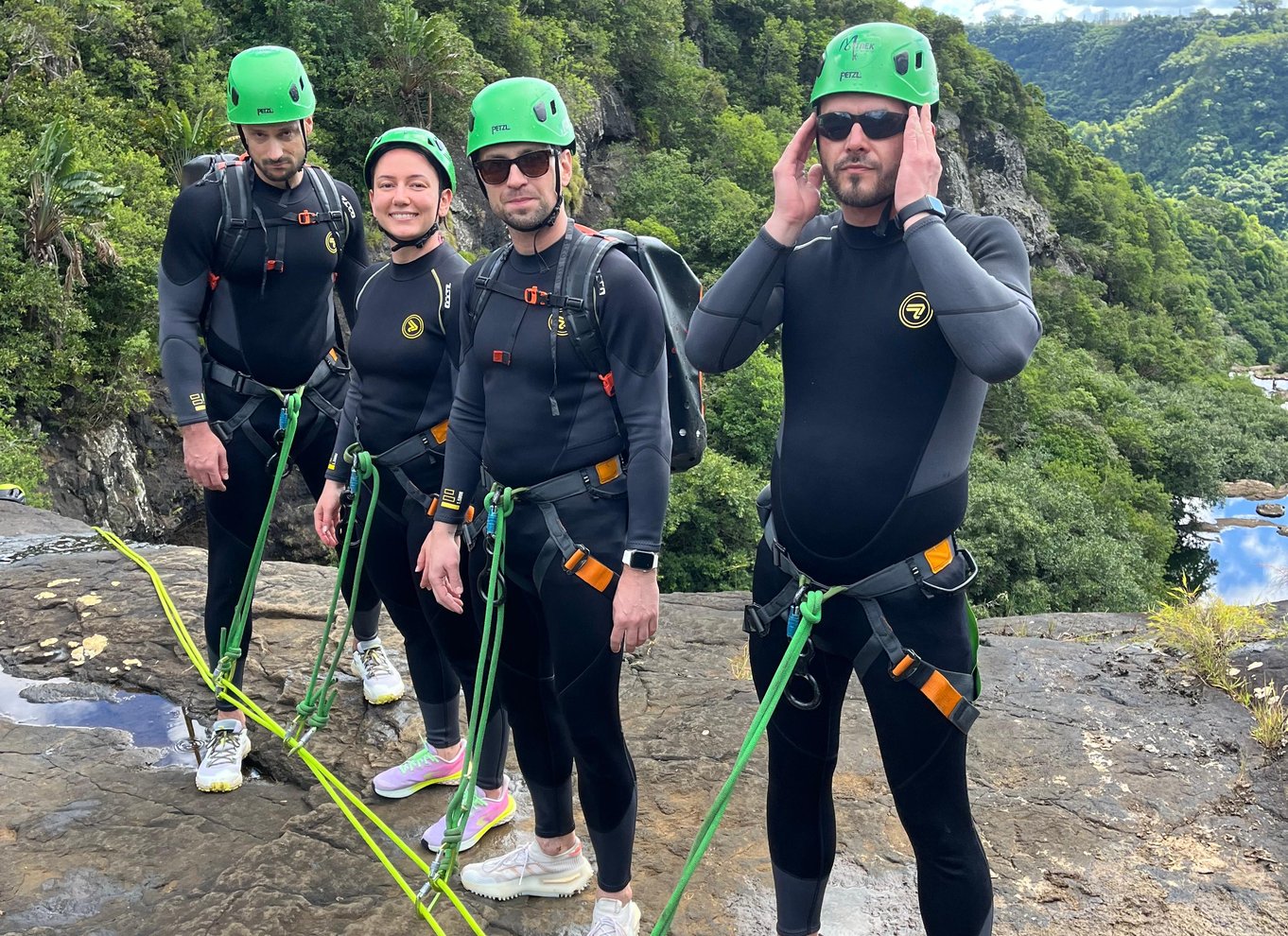 Mauritius: Rutsjebanetur ved Tamarind Falls/canyoning