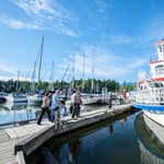 Vancouver: crociera serale con cena a buffet