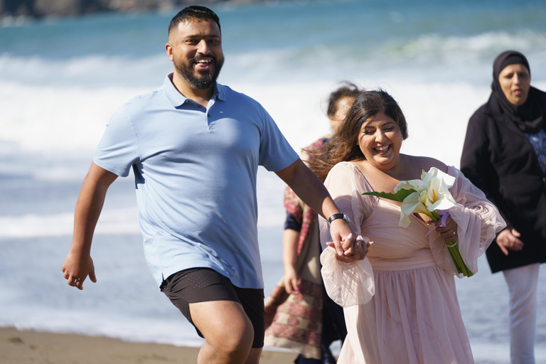 Private Vacation Photography Session with Local Photographer Hire a Professional Photographer for a Surprise Engagement