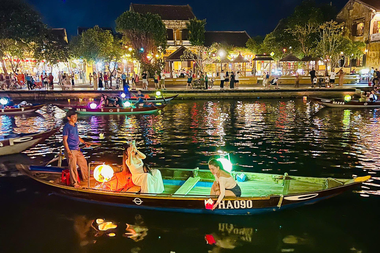 Hoi An: Hoai River Boat Ride with Flower Lantern Release