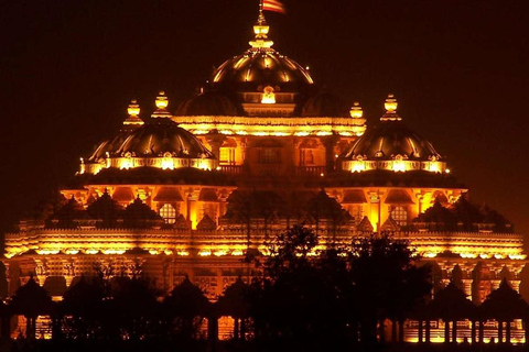 Nova Délhi: Templo de Akshardham com luz musical e fonte