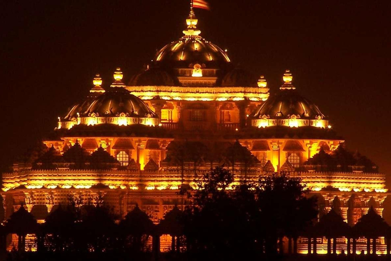 Nova Délhi: Templo de Akshardham com luz musical e fonte