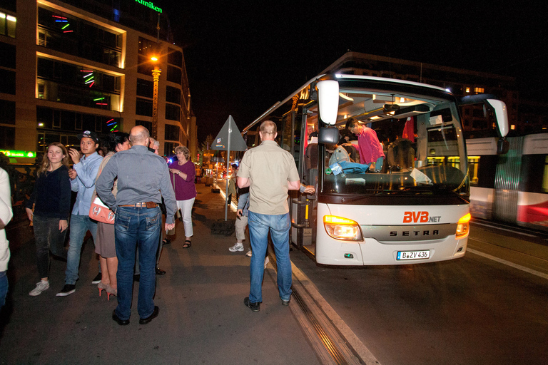 Berlin: 1.5-Hour Comedy Bus Tour in German