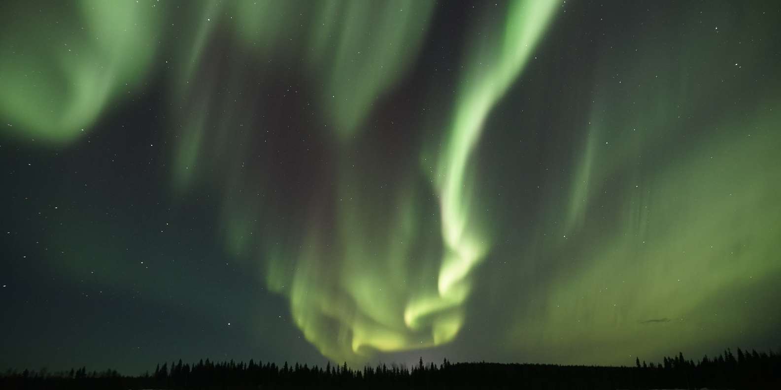 Saariselkä: Aurora Photo Tour by Car with Transfer & Drinks | GetYourGuide