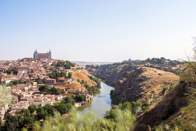 Toledo: Full-Day Visite guidée Bus de MadridVisite bilingue avec déjeuner standard, anglais préféré