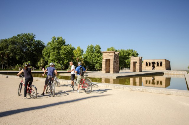 Madrid City Guided Bike/E-Bike Tour for Small Groups