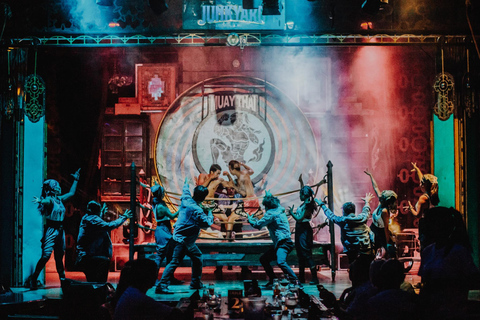 Phuket: Junkyard Theater Diner en Show - Standaard Ticket