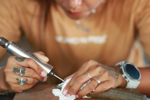 Lombok: Silversmithing Workshop with Jewelry to Keep