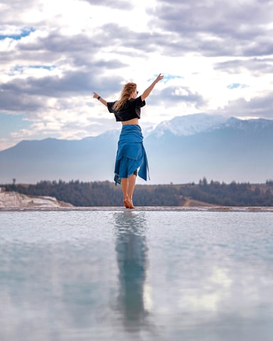 From Kusadasi Hotels or Port: Pamukkale and Hierapolis Tour