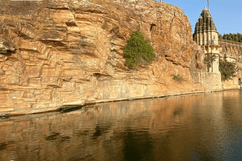 Entdecke das Chittorgarh Fort mit Pushkar Drop von Udaipur aus