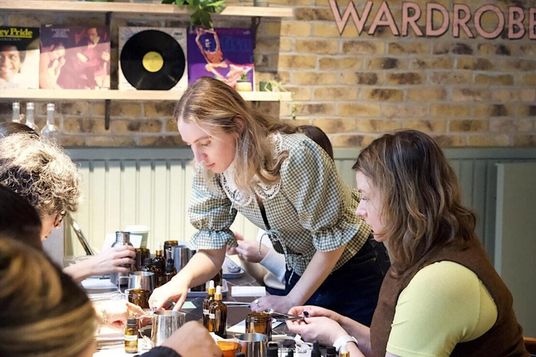 Amman: Women's Trip - Perfume Workshop and Cultural Tour