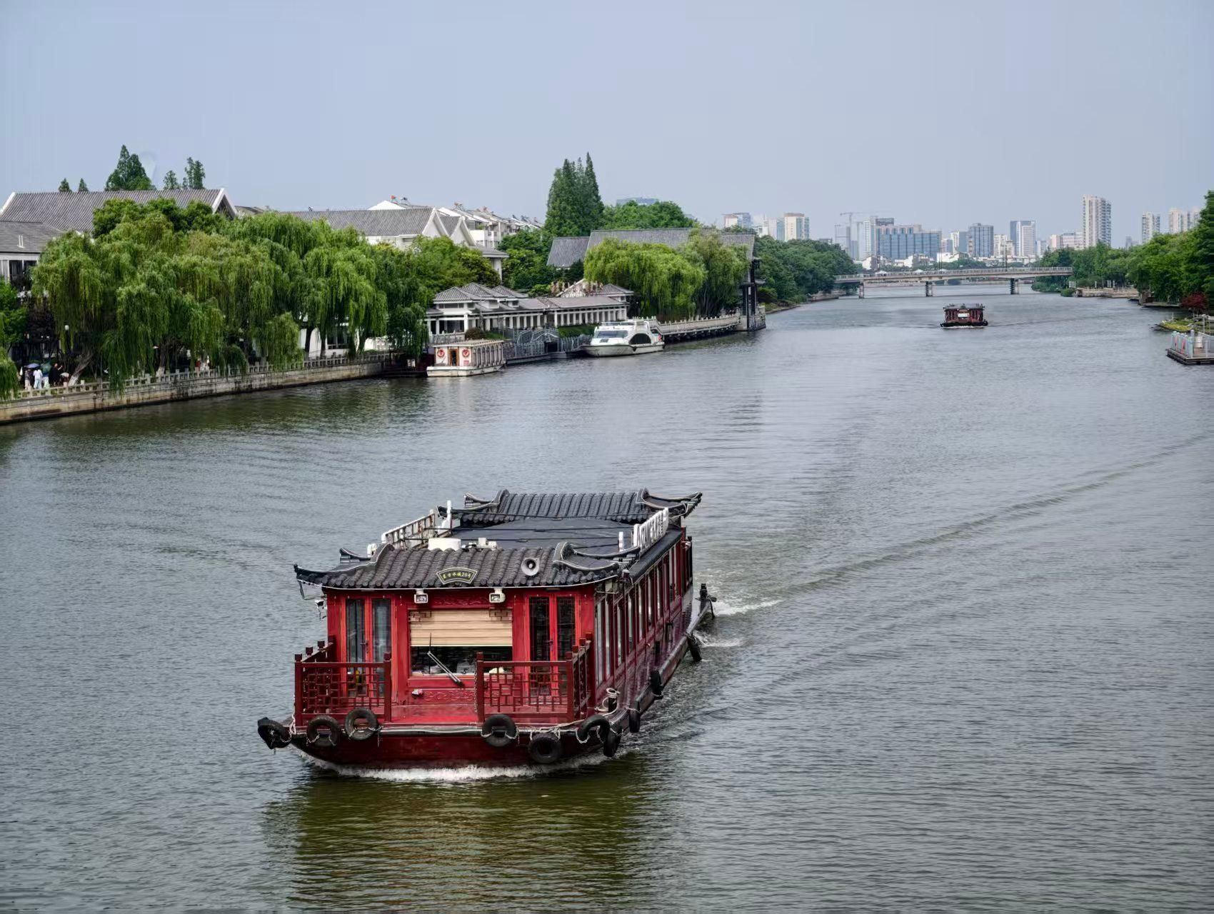 Bootstour auf dem alten Kanal von Suzhou mit Live-Pingtan-Aufführung