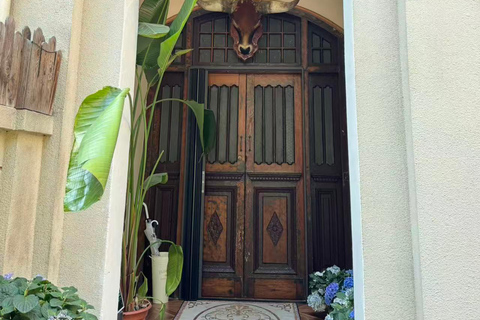 Shanghai Traditions in a Historic Xintiandi Villa