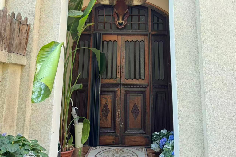Shanghai Traditions in a Historic Xintiandi Villa