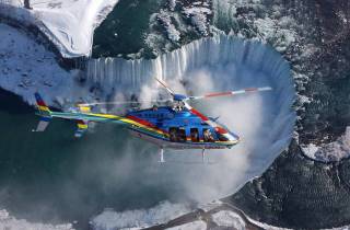 Niagarafälle, ON: Hubschrauberflug mit Boot & Skylon Lunch